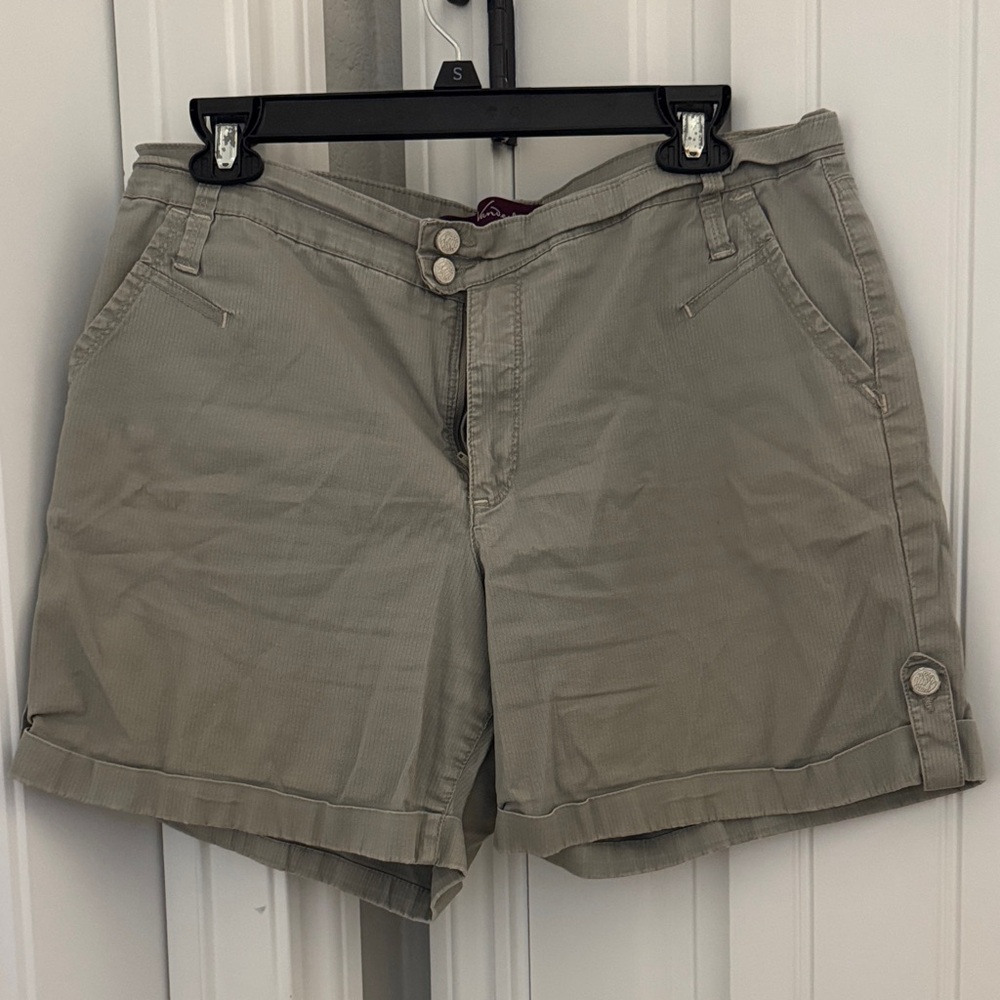 Gloria Vanderbilt Women's Cargo Shorts in Gray